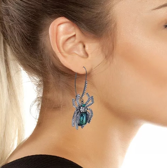 🆕 Betsey Johnson 🕸️ Spider Emerald Green Earrings - Picture 3 of 5
